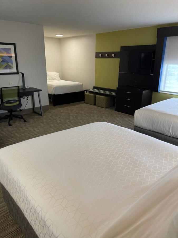 Holiday Inn Express Hotel & Suites Las Vegas By Ihg Экстерьер фото